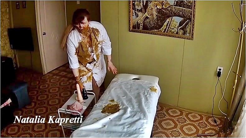Natalia Kapretti - I Fuck Myself With Strap-On In Shit [382.21 MB]